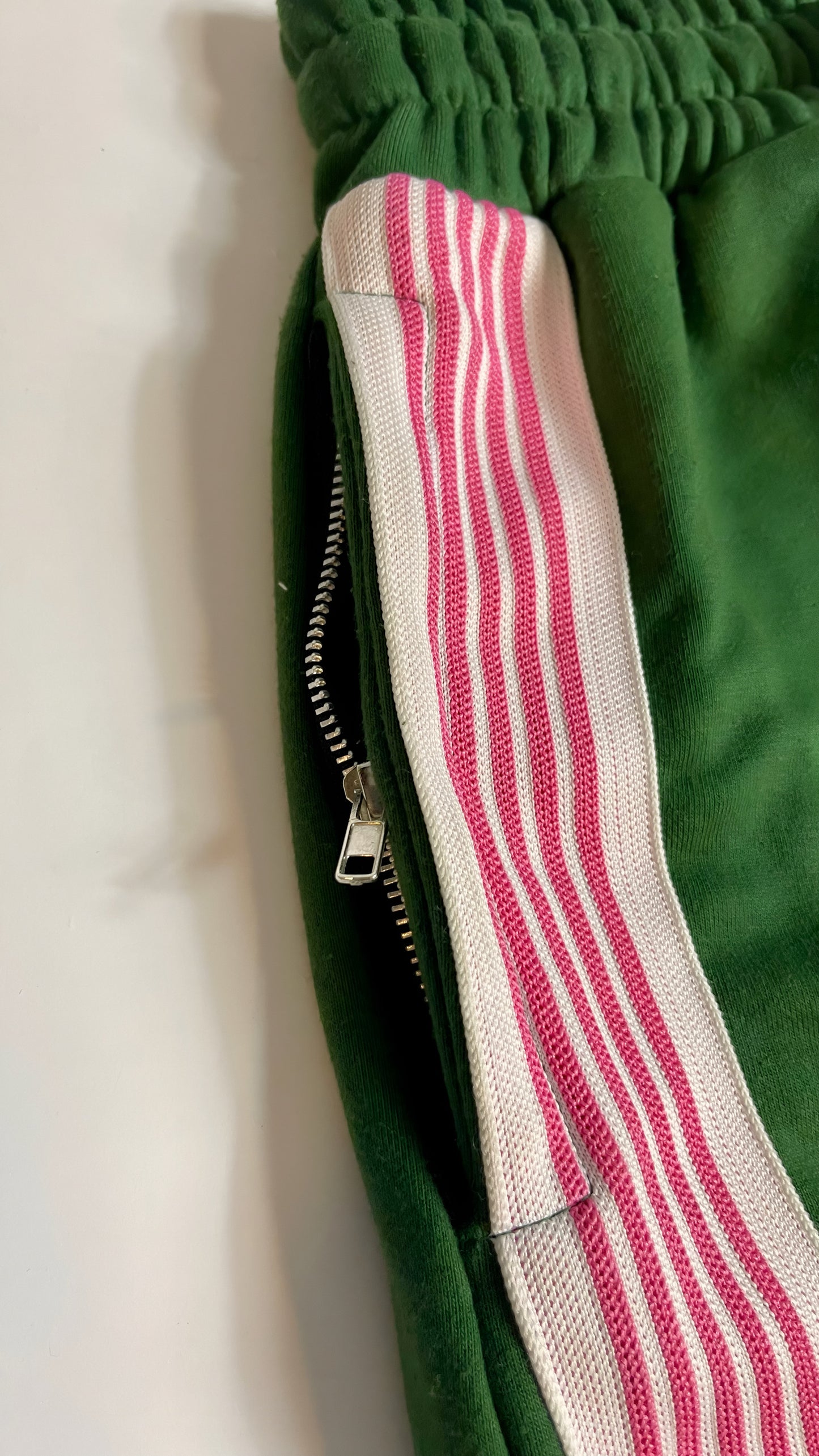 GREEN HUSTLERS DEPT. SWEATS
